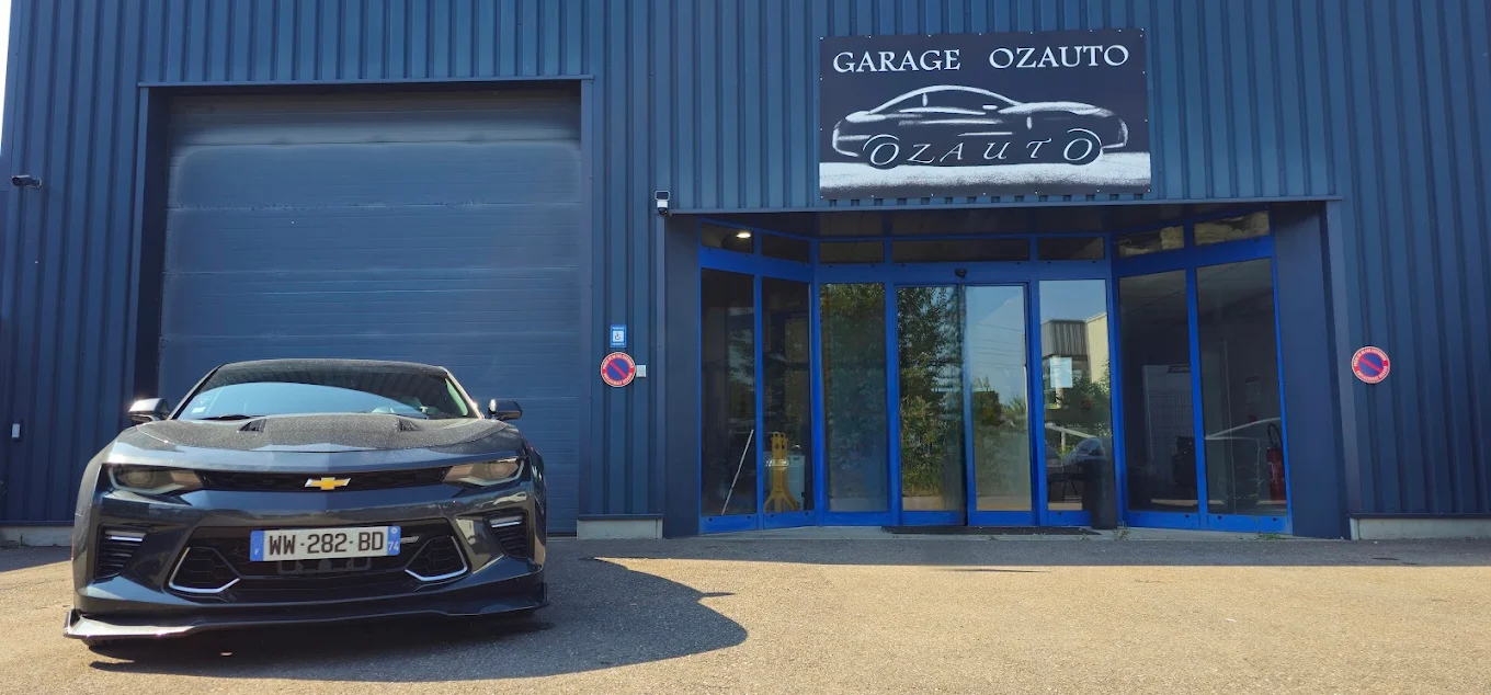 Garage Ozauto — Façade principale